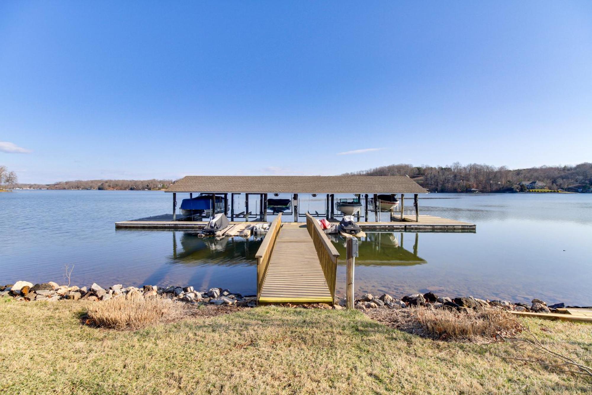 Lakefront Moneta Home With Community Boat Dock! Esterno foto